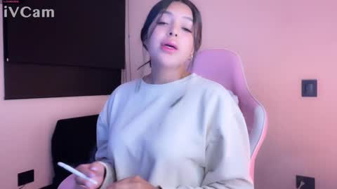 Snapshot of samara_lam chatting on 03.12.25 Sammy  online show from 03.12.25