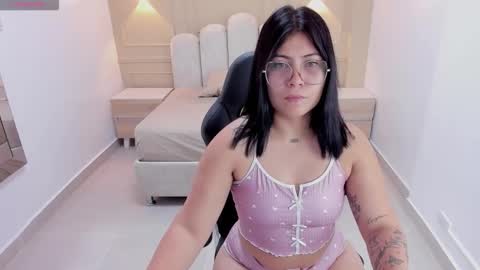 Snapshot of samaralee3 chatting on 02.18.26 samaralee3 online show from 02.18.26