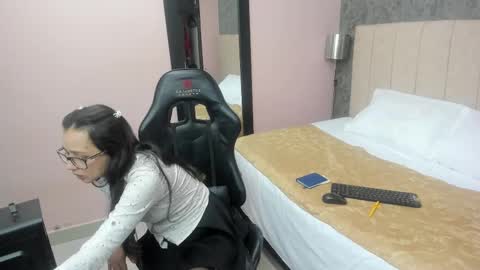 Sara  online show from 02.17.25