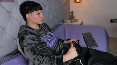 Sam online show from 04.17.26