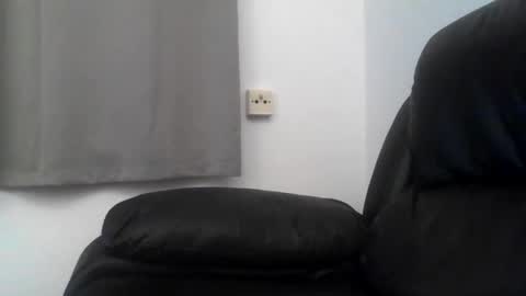 Snapshot of samiam381653 chatting on 10.06.25 samiam381653 online show from 10.06.25