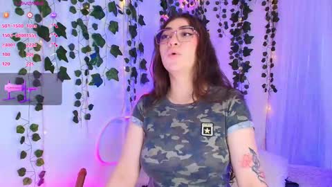 Snapshot of samii_evans chatting on 09.09.25 samii evans  online show from 09.09.25