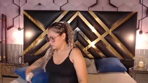 Snapshot of samira_lennox chatting on 06.29.26 SAMIRA online show from 06.29.26