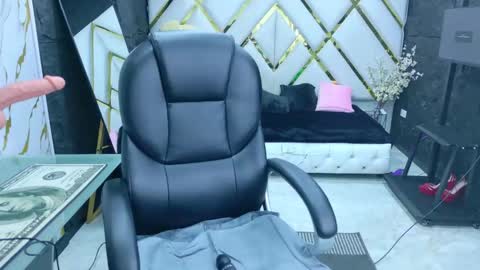 Luisa online show from 11.28.25