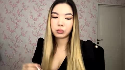 Elina online show from 02.17.26