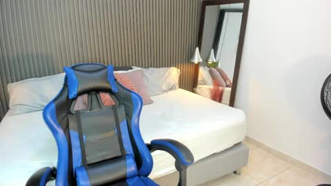 Axel online show from 04.06.26