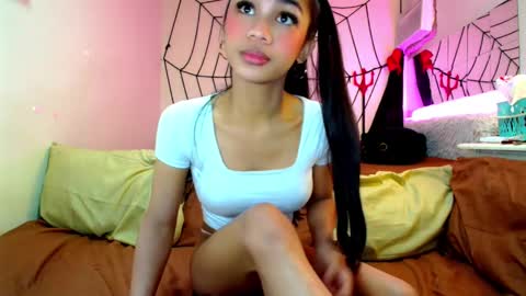 Snapshot of sammylana69 chatting on 10.27.25 Sam online show from 10.27.25