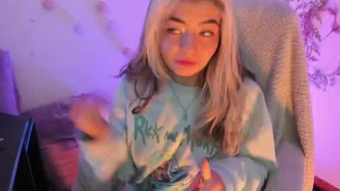 Snapshot of sammysammy_ chatting on 12.03.24 online show from 12.03.24