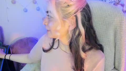 Snapshot of sammysammy_ chatting on 01.04.25 online show from 01.04.25