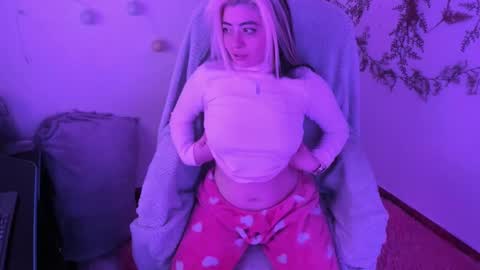 Snapshot of sammysammy_ chatting on 01.05.25 online show from 01.05.25