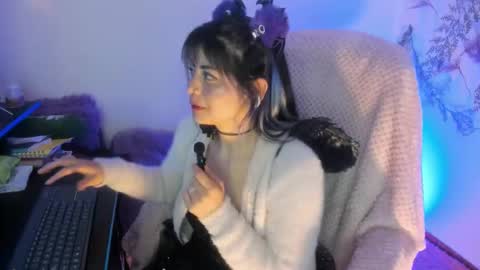 Snapshot of sammysammy_ chatting on 10.12.25 online show from 10.12.25