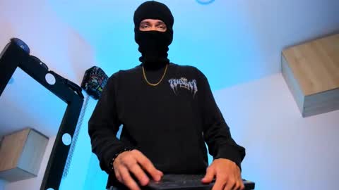   online show from 09.09.25