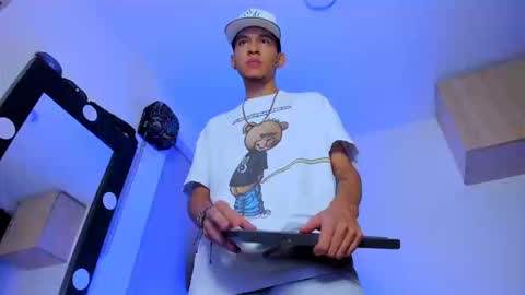   online show from 09.10.25