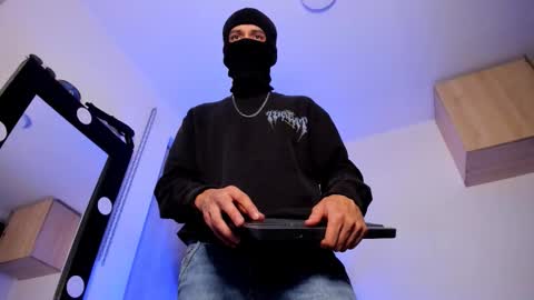   online show from 09.25.25