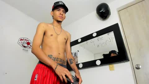 Snapshot of samuel_suarez chatting on 04.28.26 online show from 04.28.26