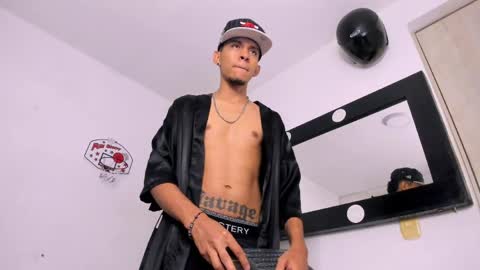 Snapshot of samuel_suarez chatting on 04.29.26 online show from 04.29.26