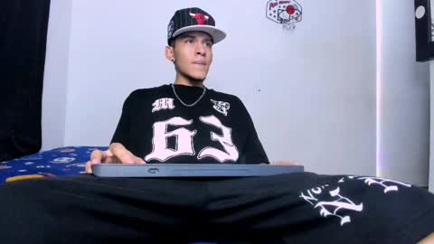 Snapshot of samuel_suarez chatting on 05.01.26 online show from 05.01.26