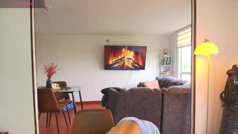 Hello I am absent due to a family calamity I will return soon-hola estoy ausente por un problema familiar volvere pronto. online show from 04.21.26