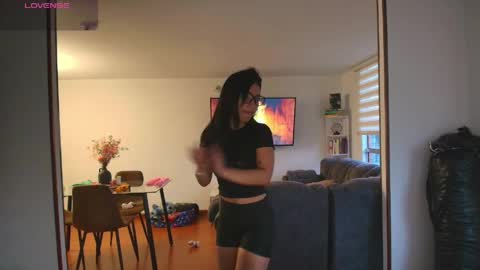 Snapshot of samy_jonnes_ chatting on 05.12.26 Hello I am absent due to a family calamity I will return soon-hola estoy ausente por un problema familiar volvere pronto. online show from 05.12.26