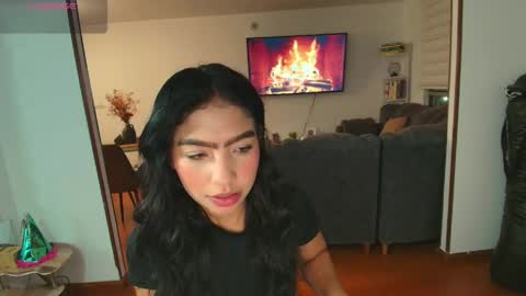 Snapshot of samy_jonnes_ chatting on 05.27.26 Hello I am absent due to a family calamity I will return soon-hola estoy ausente por un problema familiar volvere pronto. online show from 05.27.26