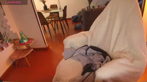 Snapshot of samy_jonnes_ chatting on 06.04.26 Hello I am absent due to a family calamity I will return soon-hola estoy ausente por un problema familiar volvere pronto. online show from 06.04.26