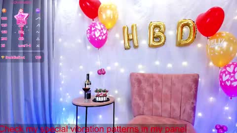 Snapshot of samybennet chatting on 02.14.25 Samy Bennet online show from 02.14.25