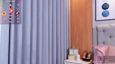 Snapshot of samybennet chatting on 09.17.25 Samy Bennet online show from 09.17.25