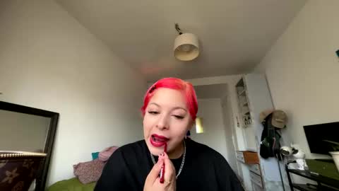 Snapshot of samymoon3 chatting on 11.25.25 Samymoon online show from 11.25.25