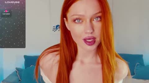 Snapshot of sanda_red chatting on 12.23.24 Sanda3   online show from 12.23.24