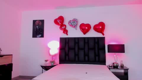 MilaSander online show from 02.15.25