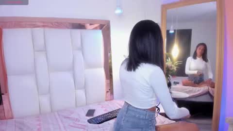 MilaSander online show from 02.25.25