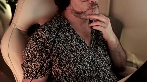 Sanders online show from 12.24.24