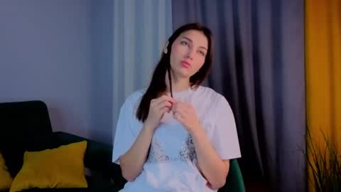 Snapshot of sandili chatting on 11.07.25 Isabel but you can call me Bella online show from 11.07.25