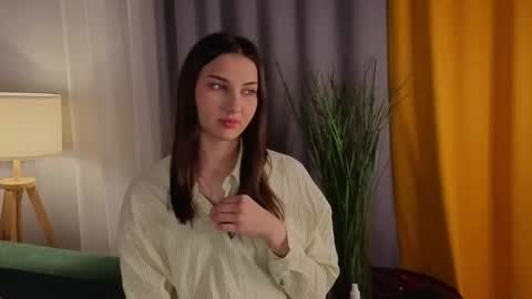 Snapshot of sandili chatting on 11.17.25 Isabel but you can call me Bella online show from 11.17.25