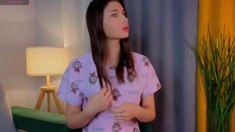 Snapshot of sandili chatting on 11.24.25 Isabel but you can call me Bella online show from 11.24.25