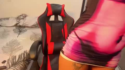 Snapshot of sandra_187 chatting on 10.08.25 Sandra 187 online show from 10.08.25