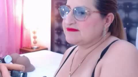 SANDRA online show from 11.21.25