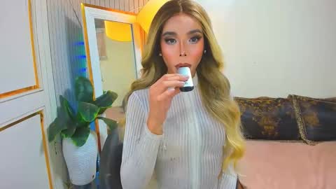 Sandra Hornball online show from 12.21.25