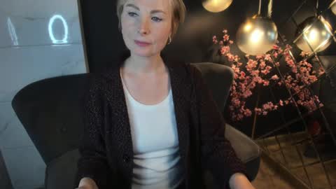 Snapshot of sandra_kind chatting on 01.25.25 Sandra online show from 01.25.25