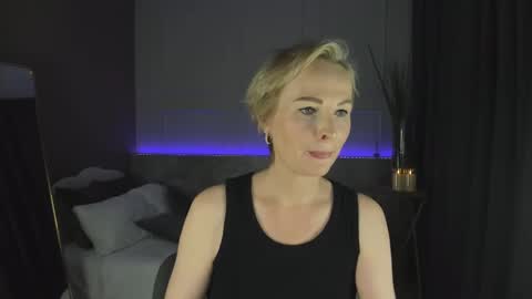 Snapshot of sandra_kind chatting on 01.27.25 Sandra online show from 01.27.25