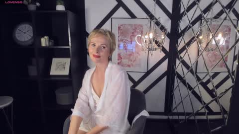 Snapshot of sandra_kind chatting on 01.29.25 Sandra online show from 01.29.25
