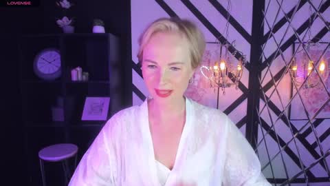 Snapshot of sandra_kind chatting on 01.30.25 Sandra online show from 01.30.25
