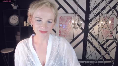 Snapshot of sandra_kind chatting on 02.04.25 Sandra online show from 02.04.25