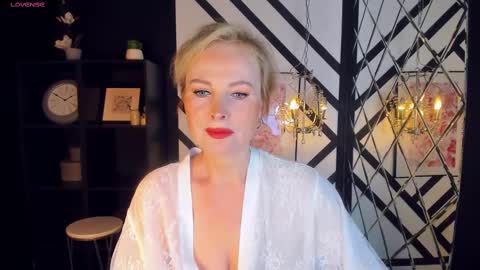 Snapshot of sandra_kind chatting on 02.09.25 Sandra online show from 02.09.25