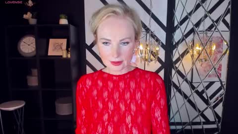 Snapshot of sandra_kind chatting on 02.10.25 Sandra online show from 02.10.25