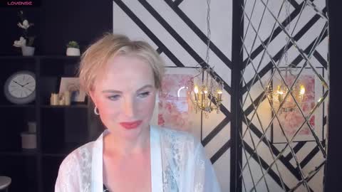Snapshot of sandra_kind chatting on 02.11.25 Sandra online show from 02.11.25