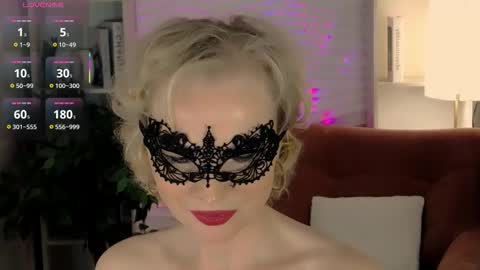 Snapshot of sandra_kind chatting on 10.21.25 Sandra online show from 10.21.25