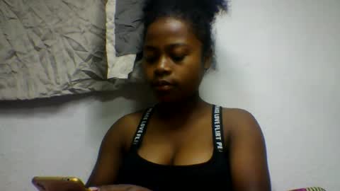Snapshot of sandraalyd chatting on 07.15.26 sandraalyd online show from 07.15.26