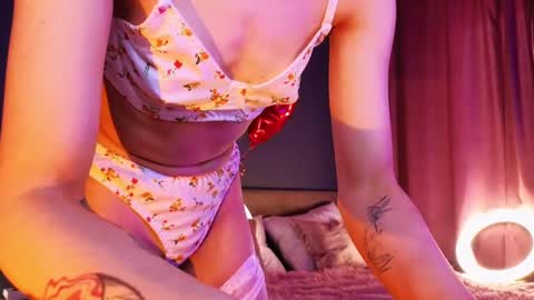 Snapshot of sandraboyl chatting on 03.01.25 Sandy online show from 03.01.25