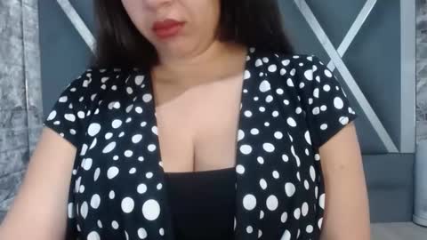 Snapshot of sandraclarkx69 chatting on 02.01.25 sandraclarkx69 online show from 02.01.25